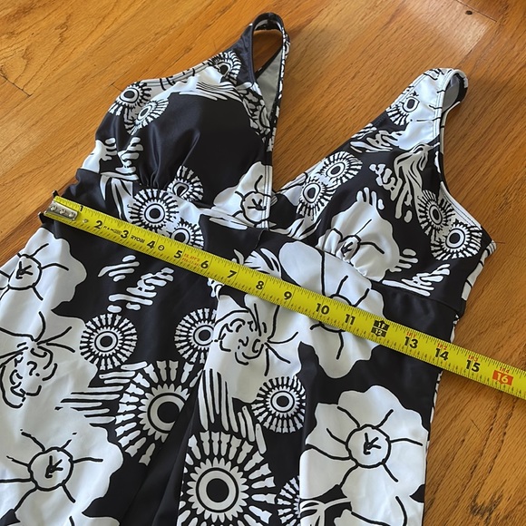 One Piece Swimming Suits - Picture 7 of 8